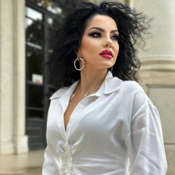 Dating agency Bucharest - Photo of Lorena_Black_Nails, Woman 40 years old