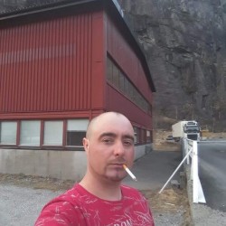 Agence Matrimoniale Roman - Foto de AflorinF, Homme 42 ans de Roman